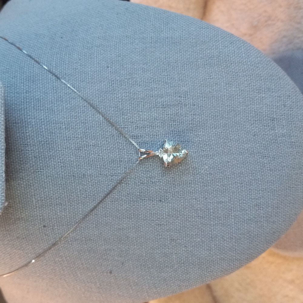 2.2ct Genuine Green Amethyst Pendant in Solid 14K WG